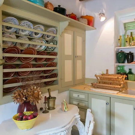 Poppins House Sifnos * أبولونيا